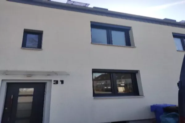 Fenstersanierung mit Vorbaurollladen • Krefeld