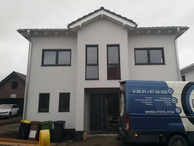 Neubau Vorst • Fenster • Rollladen • Haustür